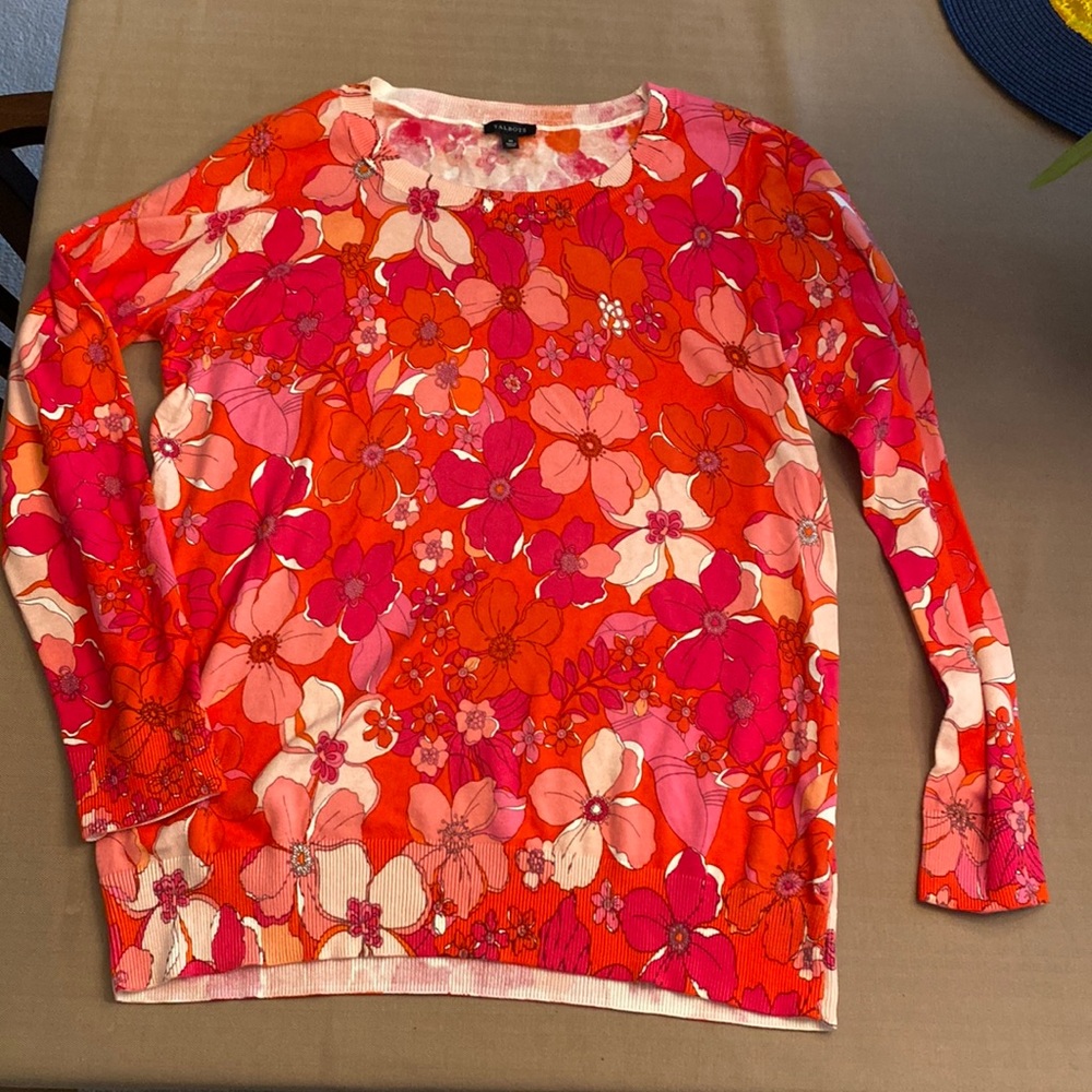 Talbots Tossed Flowers Crew Neck Sweater . Size medium. New without tags !